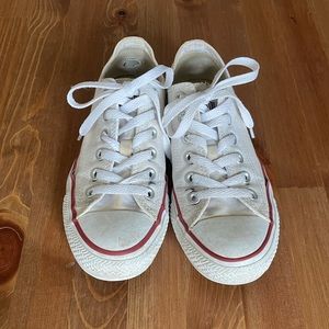Women’s White Converse Low Tops 6.5